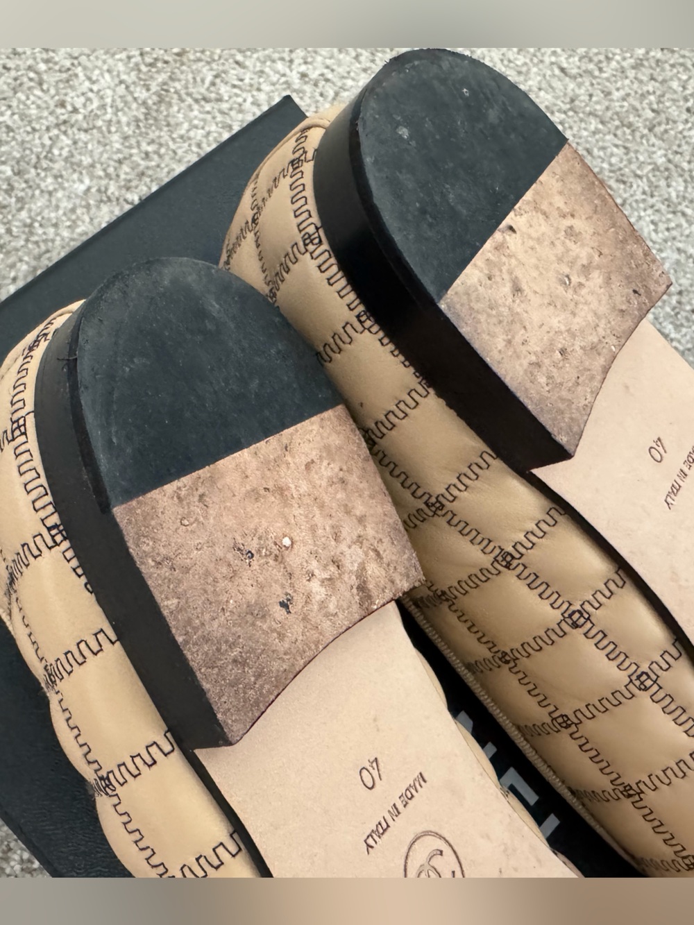 CHANEL Beige and Black Quilted Cap-Toe Leather Ballet Flats Sz 40 - Picture 11 of 16
